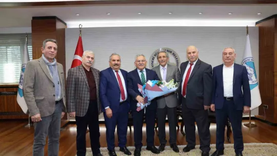 Başkan Büyükkılıç'a ziyaretçi yoğunluğu