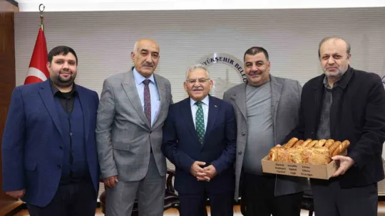 Başkan Büyükkılıç'a ziyaretçi yoğunluğu