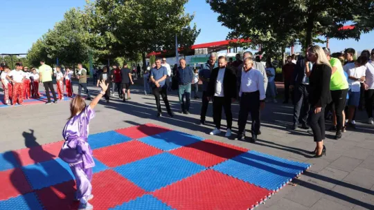 Başkan Büyükkılıç, binlerce genç ve ailesinin coşkusuna ortak oldu