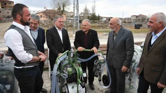 Başkan Büyükkılıç, Büyükşehir'in desteklediği Süt Sağma Makinesi Dağıtım Töreni'ne katıldı