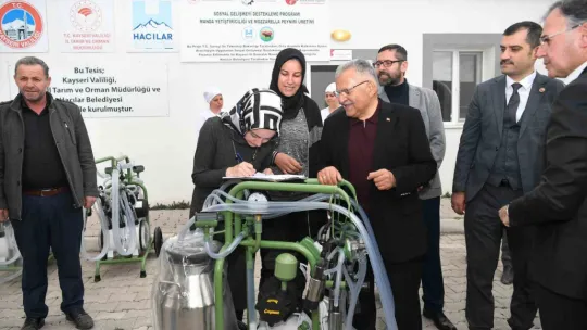 Başkan Büyükkılıç, Büyükşehir'in desteklediği Süt Sağma Makinesi Dağıtım Töreni'ne katıldı