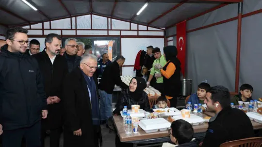 Başkan Büyükkılıç büyükşehirin iftar sofrasını ziyaret etti