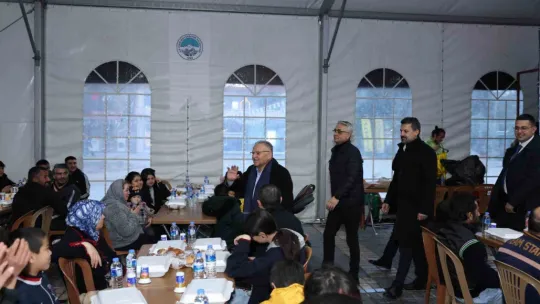 Başkan Büyükkılıç büyükşehirin iftar sofrasını ziyaret etti