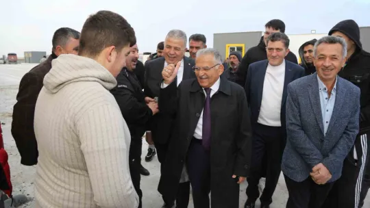 Başkan Büyükkılıç, Canlı Hayvan Pazarı'nda sıkı pazarlığa katıldı