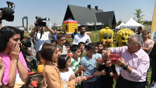 Başkan Büyükkılıç çocukluk günlerini yeniden yaşadı