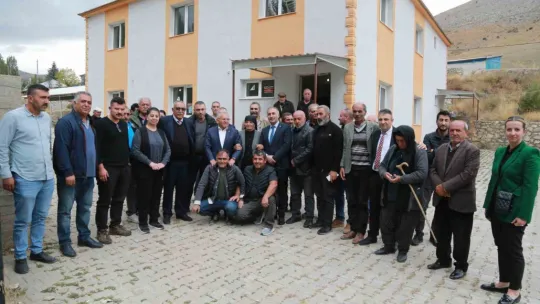 Başkan Büyükkılıç, depremden zarar gören Sarız'ın yanında