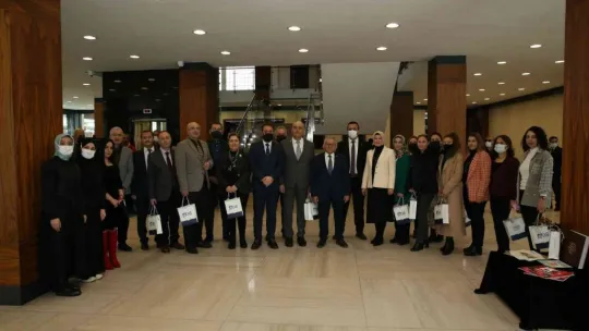 Başkan Büyükkılıç, doktorlar ile resim sergisi açtı