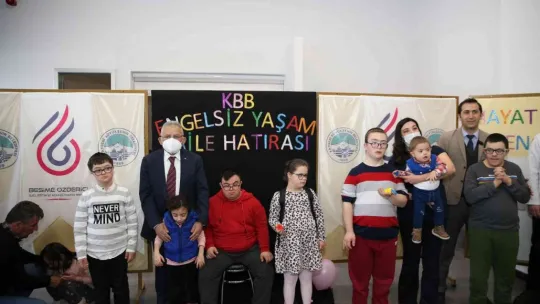 Başkan Büyükkılıç, down sendromlu minikler ile buluştu