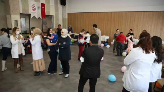 Başkan Büyükkılıç, down sendromlu minikler ile buluştu
