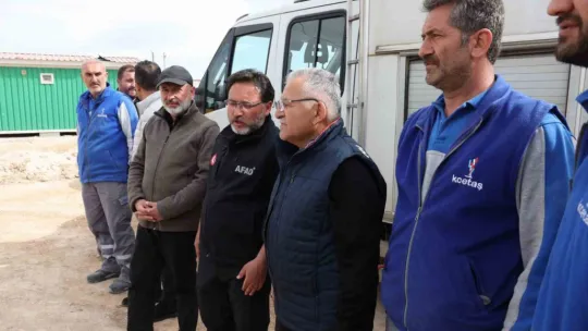 Başkan Büyükkılıç, Elbistan Kayseri Çarşısı'nda incelemelerde bulundu