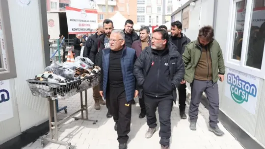Başkan Büyükkılıç, Elbistan Kayseri Çarşısı'nda incelemelerde bulundu