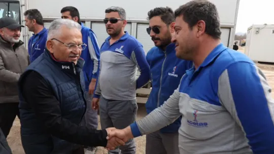 Başkan Büyükkılıç, Elbistan Kayseri Çarşısı'nda incelemelerde bulundu