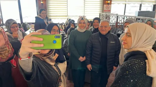 Başkan Büyükkılıç, Erciyes Kayak Merkezi'nde kayak severlerle buluştu