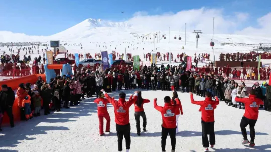 Başkan Büyükkılıç, Erciyes'teki muhteşem Kış Festivaline katıldı