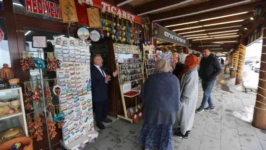 Başkan Büyükkılıç esnaf ziyaretlerine Erciyes'te devam etti