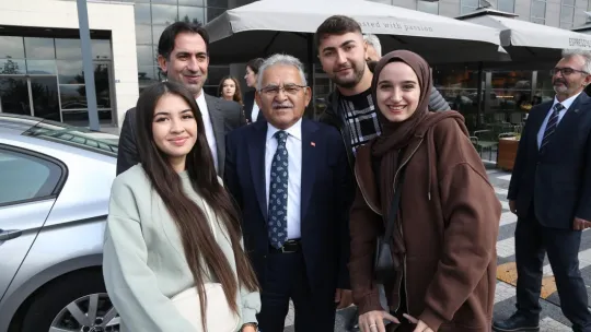 Başkan Büyükkılıç, genç iletişimciler ile bir araya geldi