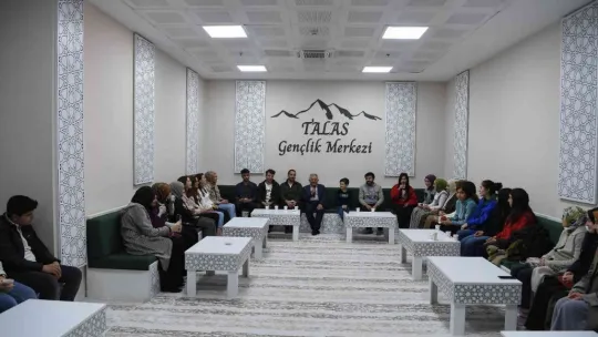 Başkan Büyükkılıç gençlerin davetini geri çevirmedi