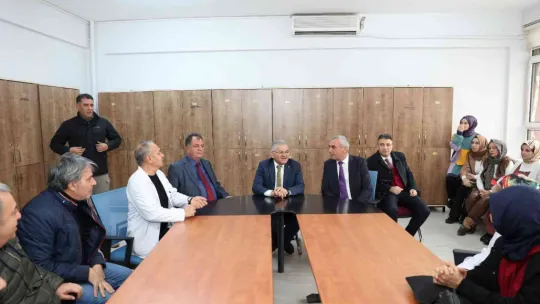 Başkan Büyükkılıç, Meslek Liseli gençlerle kucaklaştı