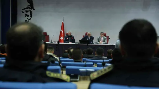 Başkan Büyükkılıç, göreve yeni başlayan itfaiyecilerle bir araya geldi