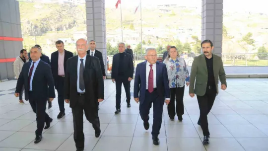 Başkan Büyükkılıç, Cem Evi'ni ziyaret etti