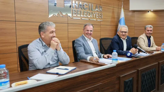Başkan Büyükkılıç, Hacılar'da muhtarları dinledi