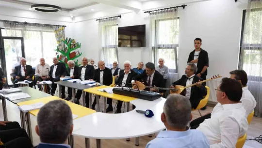 Başkan Büyükkılıç ile Vali Çiçek'ten özel çocuklar ve ulu çınarlara ziyaret
