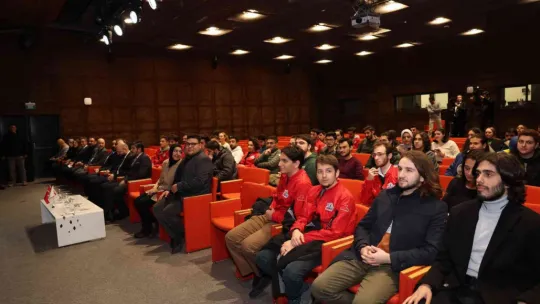 Başkan Büyükkılıç ile Vali Çiçek, AGÜ'de Teknofest gençliğiyle buluştu