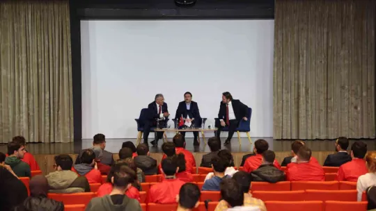 Başkan Büyükkılıç ile Vali Çiçek, AGÜ'de Teknofest gençliğiyle buluştu