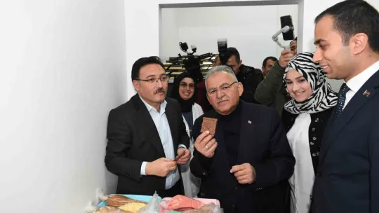 Başkan Büyükkılıç İle Vali Çiçek'ten Sarıoğlan'a 'yatırım' çıkarması