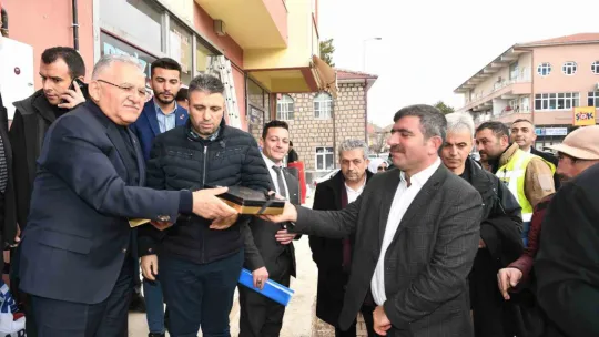 Başkan Büyükkılıç İle Vali Çiçek'ten Sarıoğlan'a 'yatırım' çıkarması
