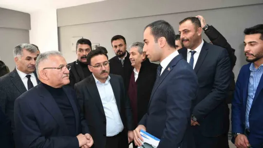 Başkan Büyükkılıç İle Vali Çiçek'ten Sarıoğlan'a 'yatırım' çıkarması