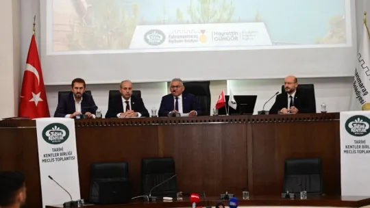 Başkan Büyükkılıç, Kahramanmaraş'tan ödülle döndü