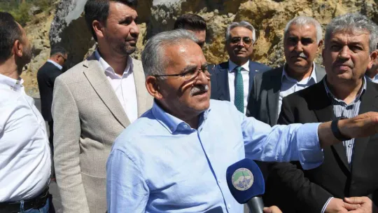 Kapuzbaşı yolunda sıcak asfalt çalışmaları devam ediyor