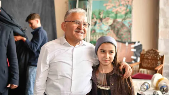 Başkan Büyükkılıç Kara Ağaç Destanı dizi setini ziyaret etti
