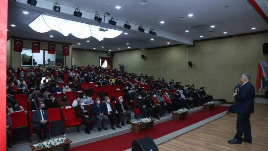 Başkan Büyükkılıç, Kariyer Günleri'nde 300 öğrenciyle bir araya geldi