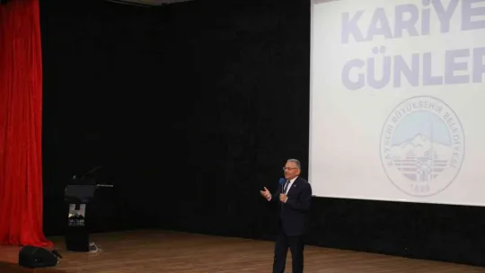 Başkan Büyükkılıç, Kariyer Günleri'nde 300 öğrenciyle bir araya geldi
