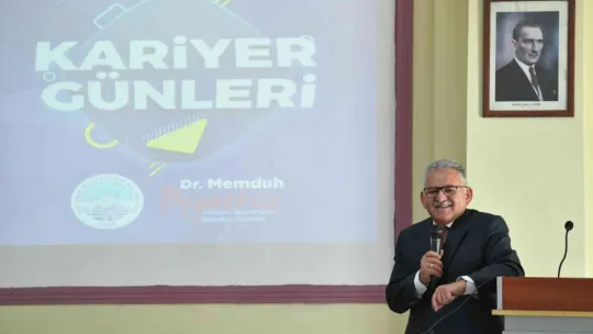 Başkan Büyükkılıç, Kariyer Günleri'nde öğrencilerle buluştu