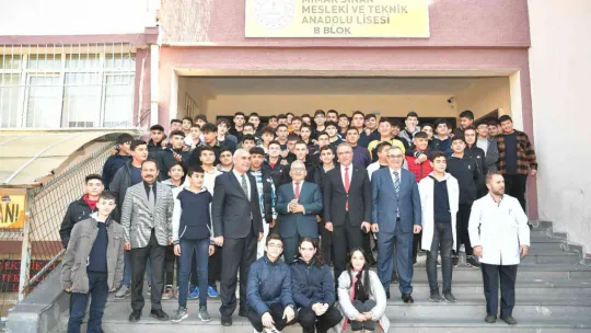 Başkan Büyükkılıç, Kariyer Günleri'nde öğrencilerle buluştu