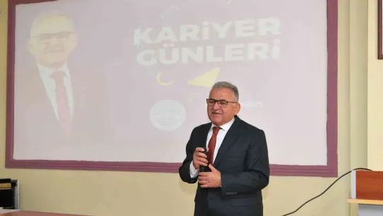 Başkan Büyükkılıç, Kariyer Günleri'nde öğrencilerle buluştu