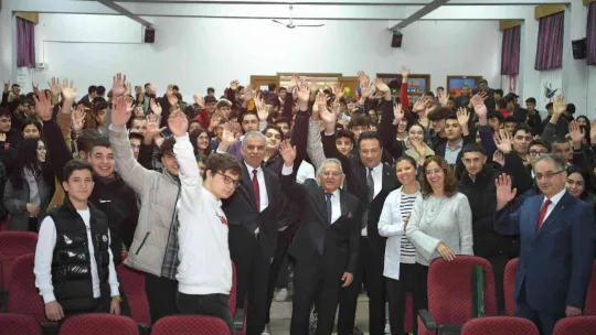 Başkan Büyükkılıç, Kariyer Günleri'ne devam ediyor
