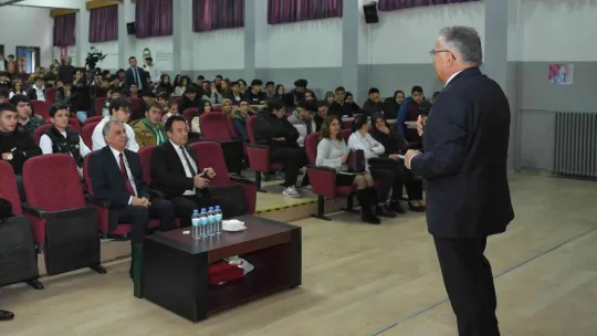 Başkan Büyükkılıç, Kariyer Günleri'ne devam ediyor