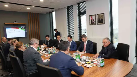 Başkan Büyükkılıç, Kayserigaz Yönetim Kurulu Toplantısı'na katıldı