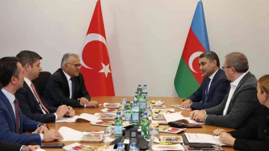 Başkan Büyükkılıç, Kayserigaz Yönetim Kurulu Toplantısı'na katıldı