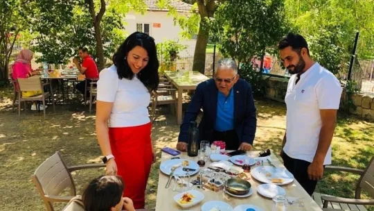 Başkan Büyükkılıç, Koramaz Vadisi'nde vatandaşla buluştu