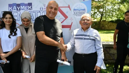 Başkan Büyükkılıç, Matematik Kampı Töreni'ne katıldı, öğrencilere belgelerini verdi