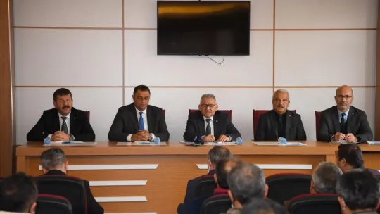 Başkan Büyükkılıç muhtarlar toplantısına Sarıoğlan ile devam etti