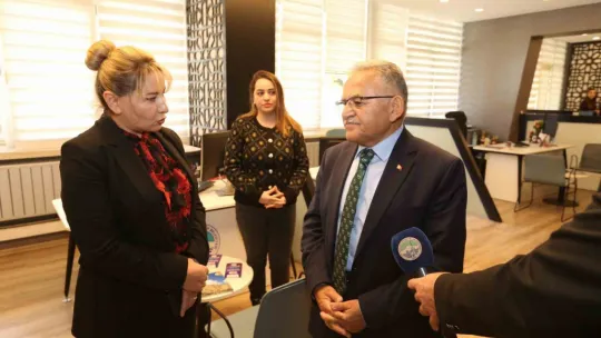 Başkan Büyükkılıç, öğle yemeğinde belediye personeli ile buluştu