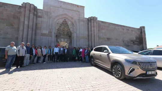 Başkan Büyükkılıç, öğrencilerle birlikte Sultanhanı'nda