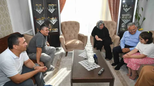 Başkan Büyükkılıç, Özel Öğrenci Zeynep'in Misafiri Oldu