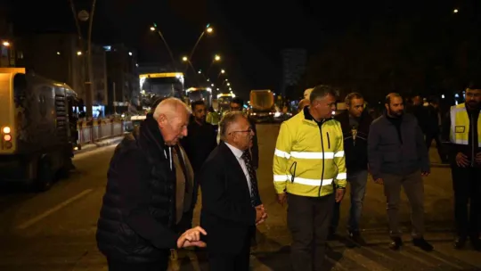 Başkan Büyükkılıç, personelin gece mesaisini yerinde inceledi